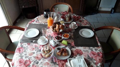 Saintry-sur-Seine Bed & Breakfast | La Maison Du Bonheur