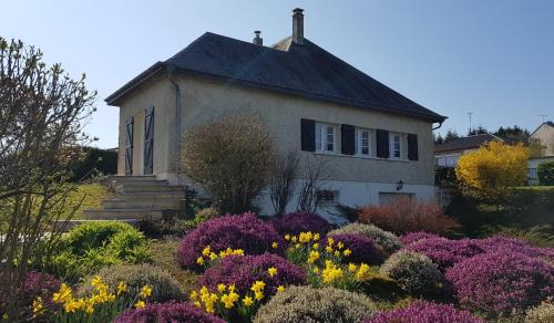 Liart Villa | LA MAISON DU MUGUET - Accueil Chevaux - Horse Friendly