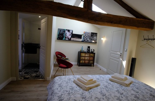 Tiffauges Bed & Breakfast | La Maison du Sculpteur, near Puy du Fou, Clisson, Montaigu, Les Herbiers.