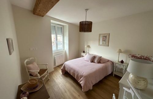 Romaneche-Thorins Apartment | La maison du village