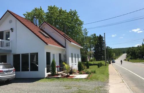 Mauricie House | La Maison du Village, spa