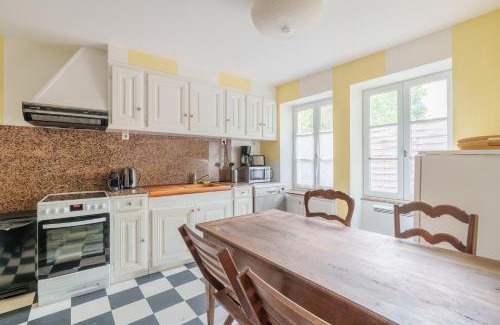 Ravieres House | La Maison et son jardin sur le Canal de Bourgogne