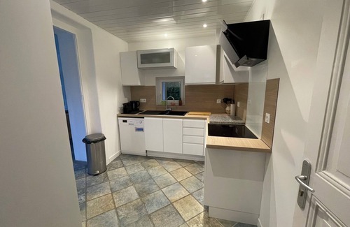 Bas-en-Basset House | La Maison Fleuri - Qouei Eichi - Swimming pool, Wifi, Family-friendly