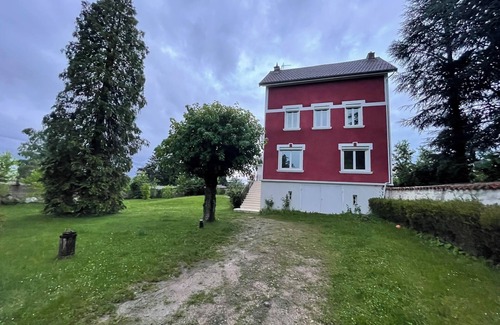 Bas-en-Basset House | La Maison Fleuri - Qouei Eichi - Swimming pool, Wifi, Family-friendly