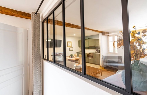 Flavigny-sur-Ozerain House | La Maison George