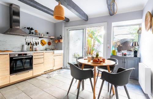 Grignan House | La Maison Rose