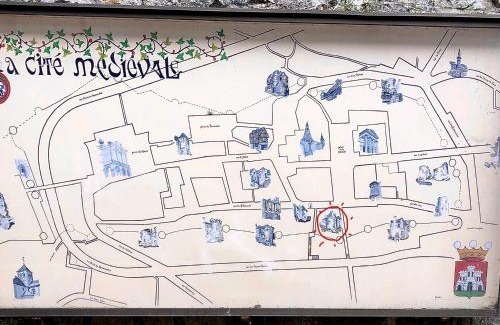 Domfront en Poiraie Bed & Breakfast | La maison sur les remparts
