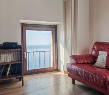 Voltri Apartment | La mansarda di Crevari