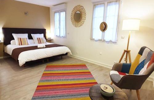 Les Mureaux Apartment | LA MARINA-Center-Parking-StationtoParis