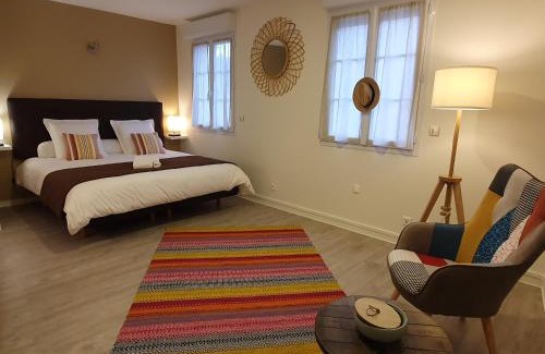 Les Mureaux Apartment | LA MARINA-Center-Parking-StationtoParis