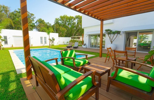 La Marsa Villa | La Marina: secure seaside with pool