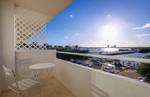 North Bay Village Apartment | La Marinita, Quaint, Water Views minutes to Beach