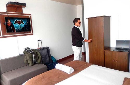 Chimborazo Province Hotel | La Merced Plaza Hospedaje