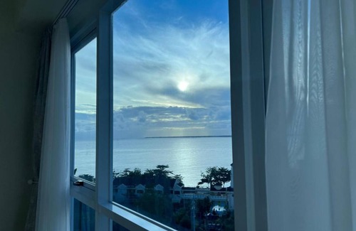 Lapu-Lapu Condo | La Mirada Deluxe Suites with Oceanview