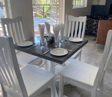 Lanseria Bed & Breakfast | La Moor Country Venue & Eatery