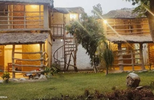 Bail Parao Cabin | LA MUDHOUSE-Deluxe Room