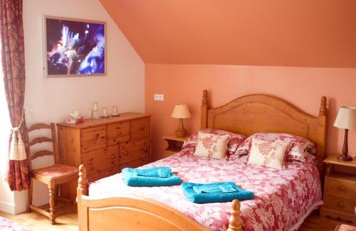 Buais-les-Monts Bed & Breakfast | La Nesliere Chambres d'Hôtes Bio