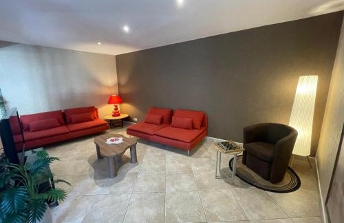 Coulonges-Cohan House | La Nomalina