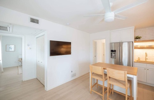 South End Apartment | La Ola by Casa Del Sol