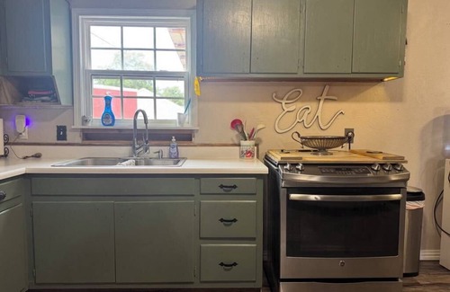 Stinnett House | La Padilla Villa - Cozy 4BR in Stinnett