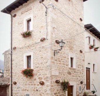 Ocre House | La Palummara