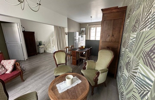 Chablis Apartment | La parenthèse-Apartment-Private Bathroom