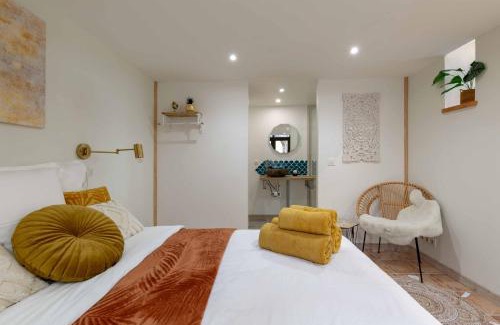 Rochegude Bed & Breakfast | La Parenthèse, chambres d'hôtes
