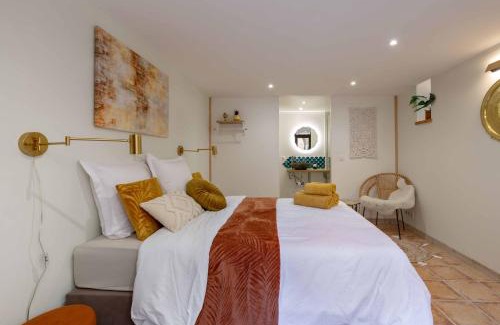 Rochegude Bed & Breakfast | La Parenthèse, chambres d'hôtes