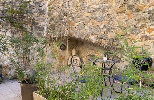 Saint-Sauveur-de-Cruzieres House | LA PATISSERIE