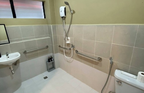 Baybay City Hotel | La Patria Baybay Tourist Inn powered by Cocotel