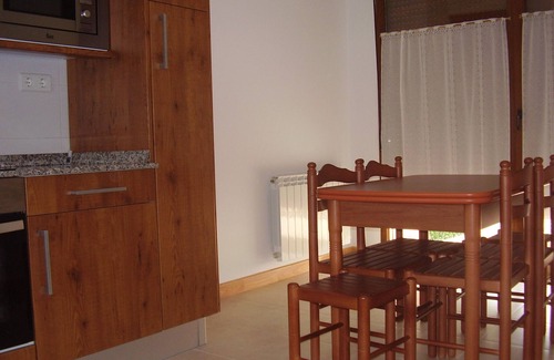 Viveda House | La pergola House with garden Barbecue and Porch