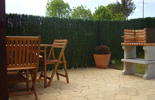 Viveda House | La pergola House with garden Barbecue and Porch