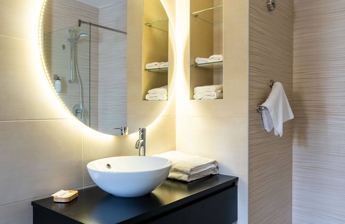 Dossobuono House | LA PERGOLA SUITES