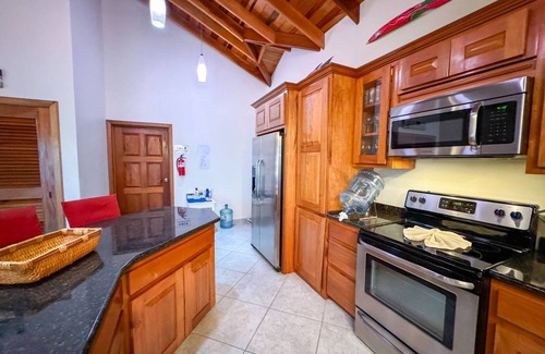 San Pedro House | La Perla Azul Beach House