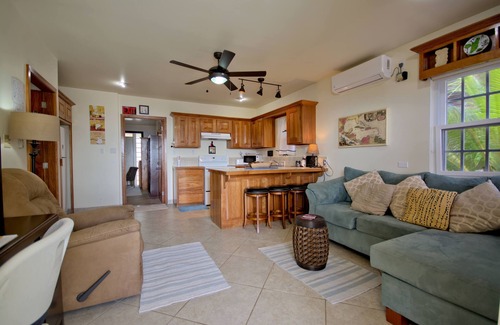 San Pedro House | La Perla Azul Beach House