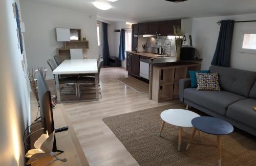 Rodez Apartment | La perle du 58 - T2 Parking Wifi Terrasse CLIM