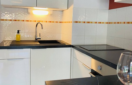 Lunel Apartment | La Perle° Jacuzzi WiFi Parking PV