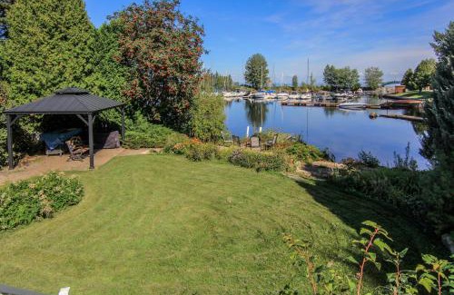 Roberval House | La Perle Rose du Lac-St-Jean