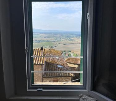 Casale Marittimo Apartment | La Petite Fenêtre