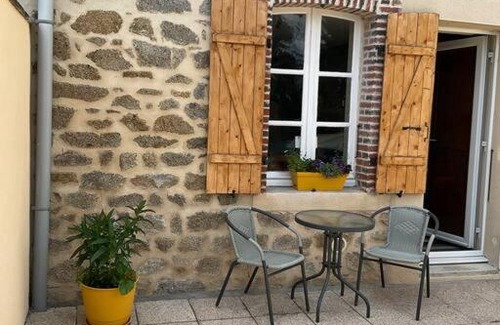 Saint-Dizier-Leyrenne House | La Petite Maison