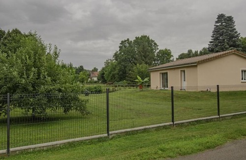 Saint-Mards-en-Othe House | La Petite Maison Rose