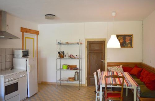Grancey-le-Chateau-Neuvelle House | La petite maison
