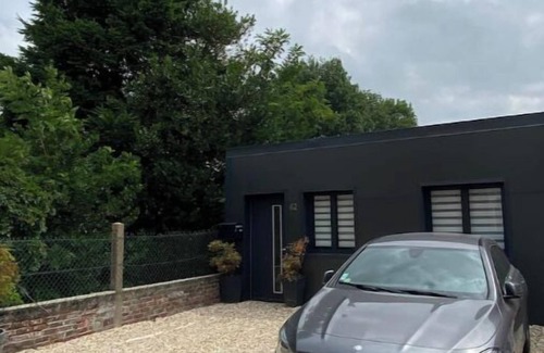 La Bassee House | La petite maison de la Bassée