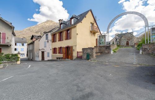 Luz-Saint-Sauveur House | La Petite Maison des Montagnes