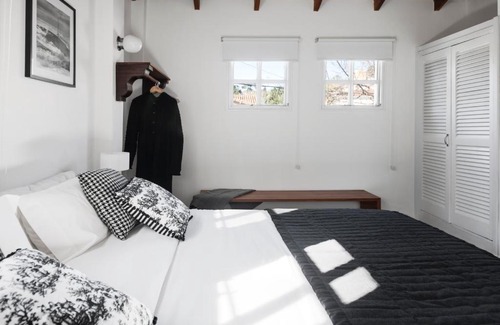 Victoria Cabin | La Petite Maison Punta Chica