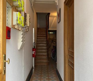 Lille-Moulins Apartment | La petite place de la Porte d'Arras