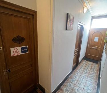 Lille-Moulins Apartment | La petite place de la Porte d'Arras