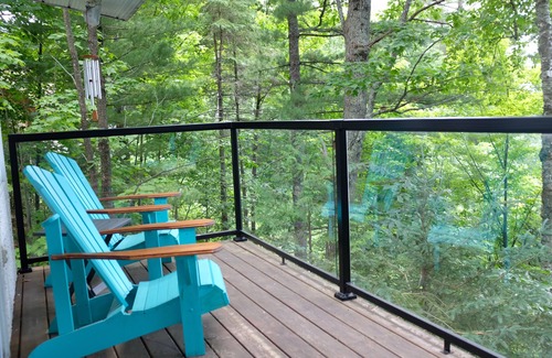 Rawdon Ski Chalet | La Petite Retraite du Lac: Spacious-Gym-2.5 Bath