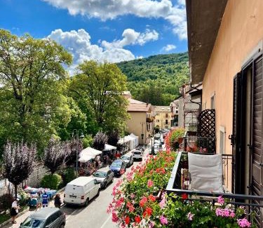 Alfedena Apartment | La piazzetta