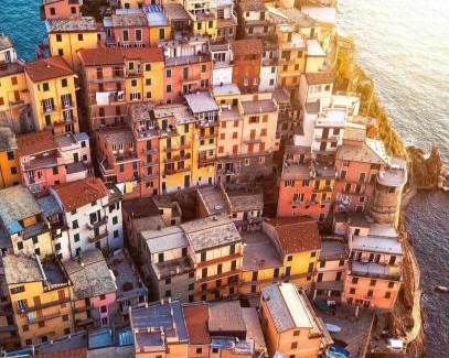 Manarola House | La Piramide